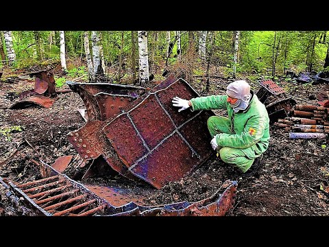 Видео: СЕКРЕТНАЯ ЯМА ПОД ПАААРОВОЗОМ! СУМАСШЕДШИЕ НАХОДКИ В ТАЙГЕ! ЖЕСТКАЯ ЗАРУБА С МЕТАЛЛОМ..