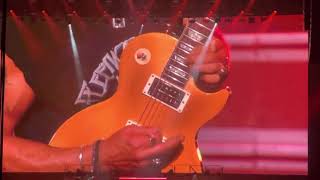 Slash - absolutely INSANE solo!