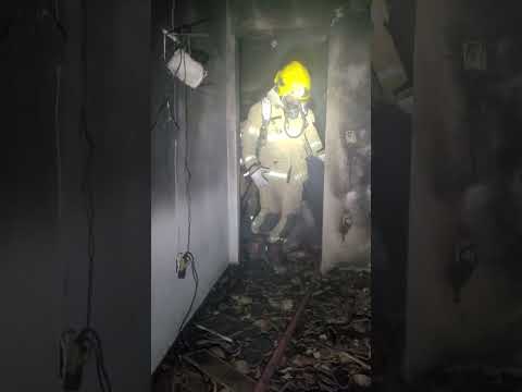 Incêndio destrói parte de residência em Correia de Almeida