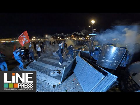 Retraites 49.3. La colère éclate devant l'Assemblée Nationale. Acte 1 / Paris - France 16 mars 2023