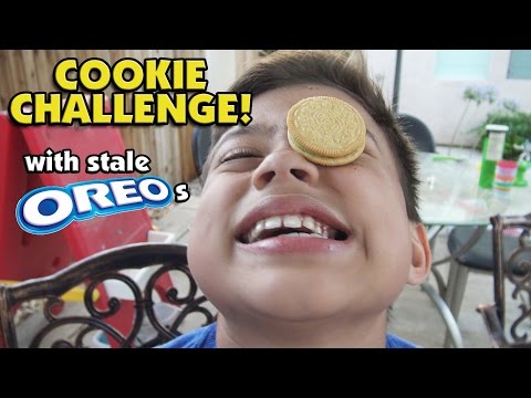 playing-with-stale-oreos!-cookie-challenge!