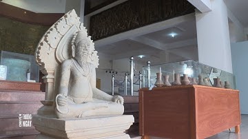 TƯỢNG TU SĨ CHĂM PA