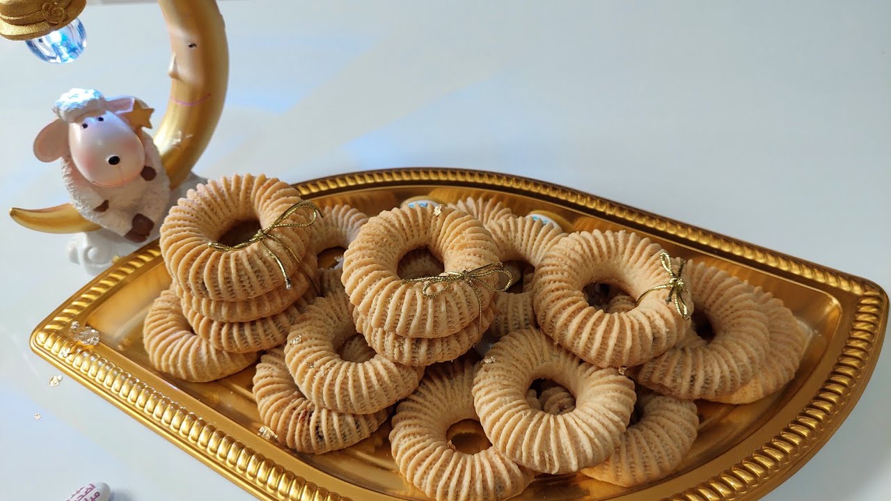 كعك النقاش بالتمر بطريقة سهلة واحترافية