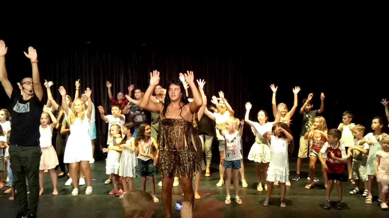 пижамная вечеринка аниматоры. пижамная вечеринка для детей. дети танцуют с аниматором. танцы для аниматоров. летние танцы.