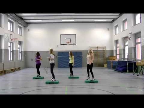 Video: Step Aerobic: Vorteile, Bewegungen Und Tipps