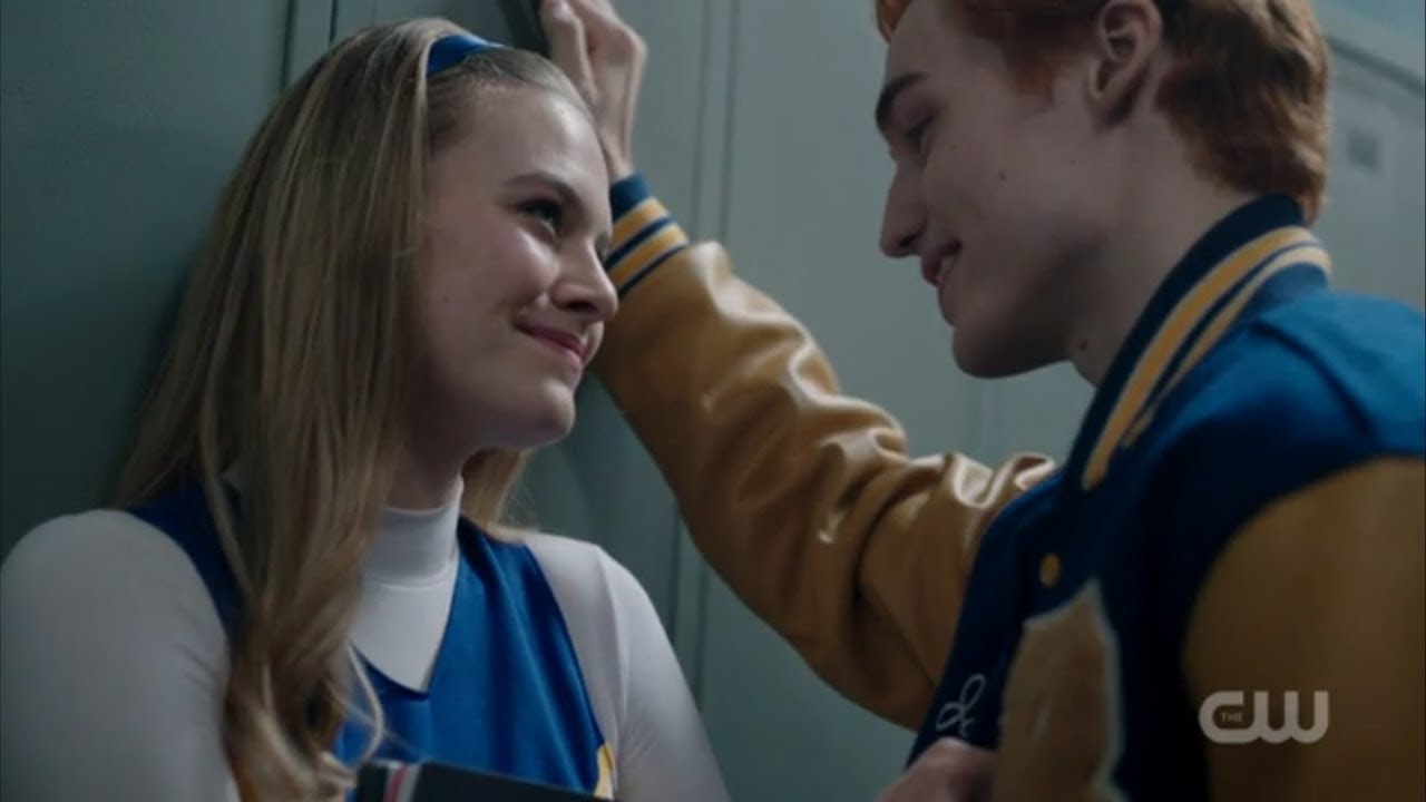Riverdale Ep Explains That Killer Jason Blossom Twist