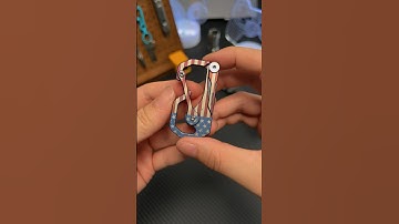 KeyUnity  KU00FLAG MULTIFUNCTIONAL Ti-6Ai-4V CARABINER CLIP WITH BLADE#edcpouch#edcorganizer