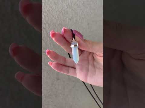 Кулон з Місячним каменем кристал шестигранник в подарунковій коробочці, видео 5