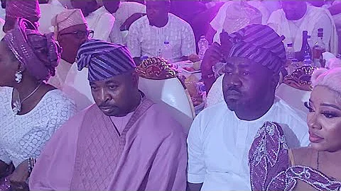 ALAWIYE,PASUMA,91CE ALAPOMEJI AND MALAIKA EMBRACE EACHOTHER AT MC OLUOMO FRIEND'S WEDDING,BIG LONDON