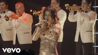 Video thumbnail of "La Sonora Santanera - Mi Caprichito ft. María León (Live)"