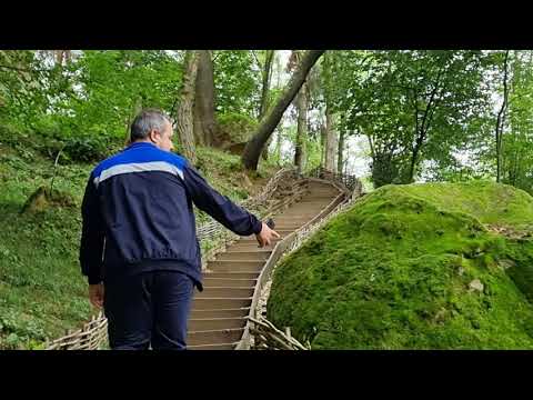 Video: Vizitarea caselor rupestre Sassi din Matera, Italia