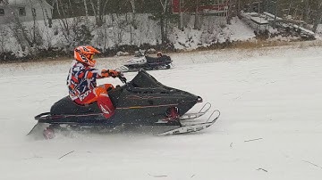 POLARIS CRAZY FAST MUSCLE MOD SHOW SLED (hits the lake)