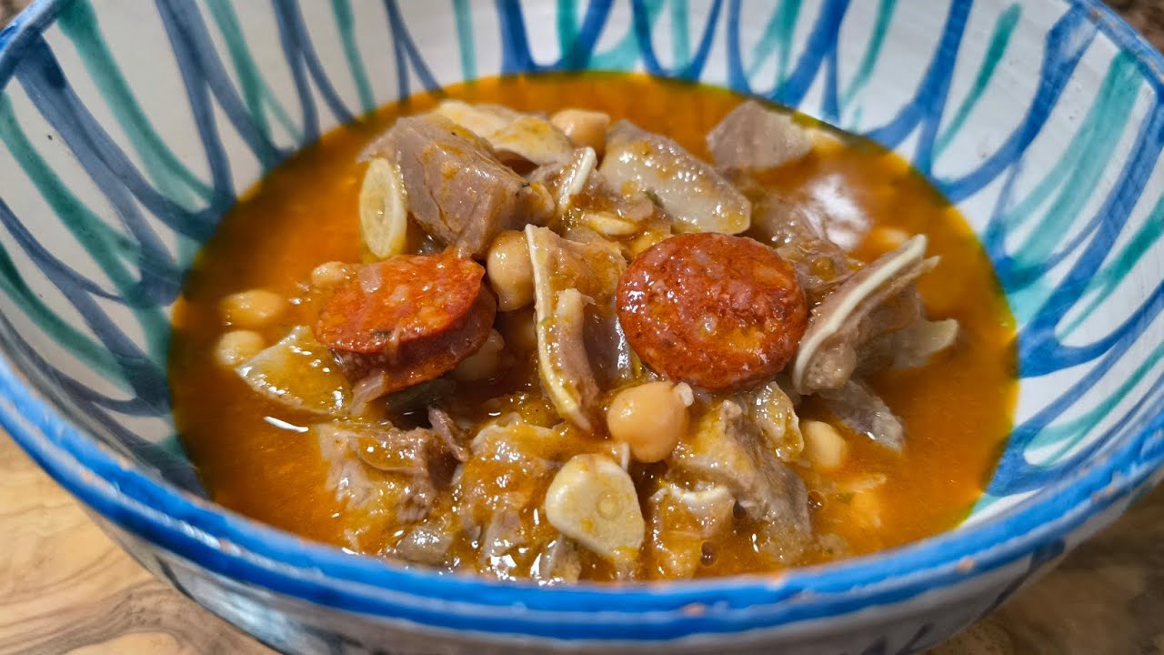 Careta de cerdo con garbanzos!!! 🤤 un plato tradicional y delicioso 🔥