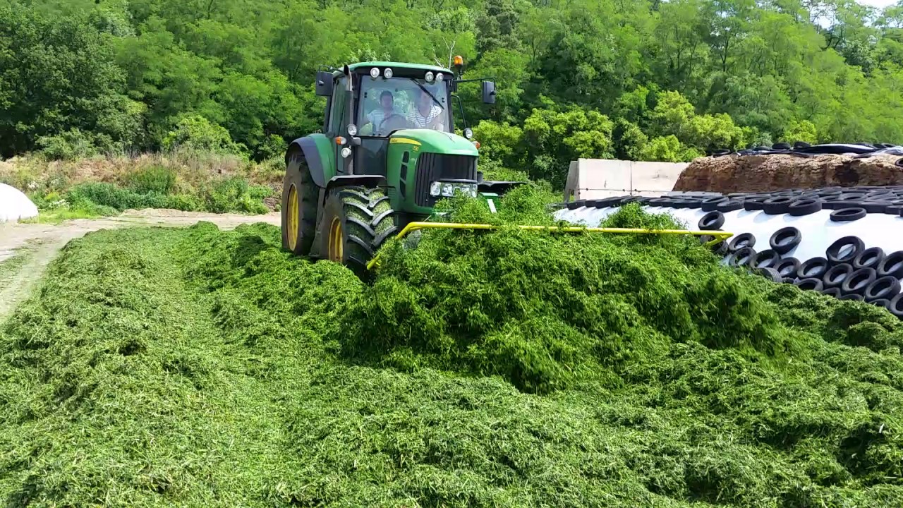 Silage Spreader Agrotipa SilaSpreader ASSP 260 spreading grass silage 3