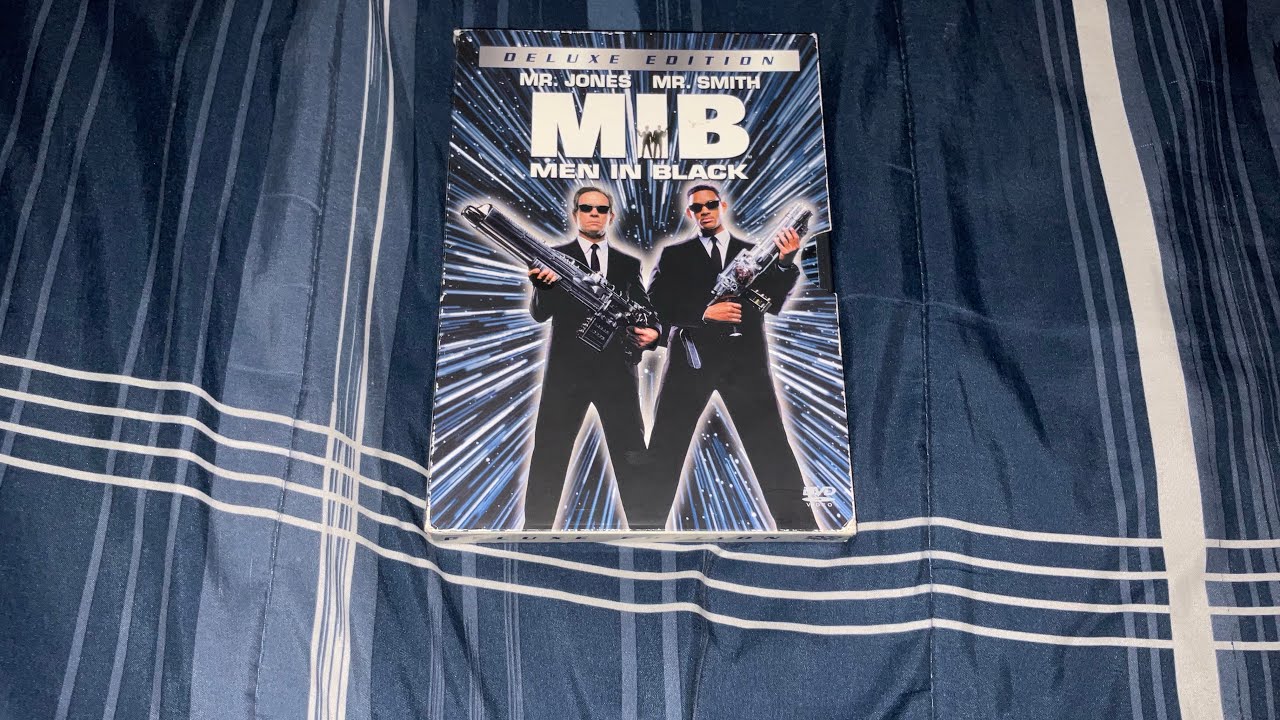 Opening to Men in Black: Deluxe Edition 2002 DVD (Widescreen version)