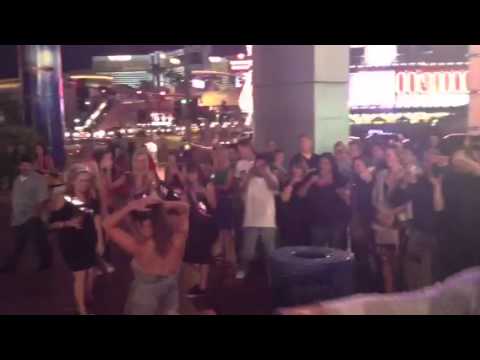 Drunk girl on Las Vegas strip get party  pic