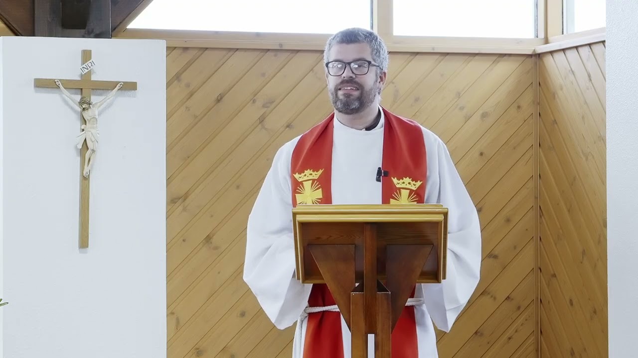 Hvers vegna tilbiðjum við Heilaga þrenningu?