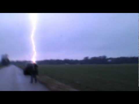 Menschen Vom Blitz Getroffen Menschen Vom Blitz Getroffen