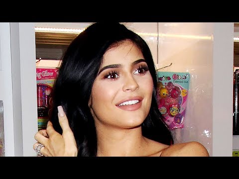 Kylie Jenner Finally Reveals Baby Bump