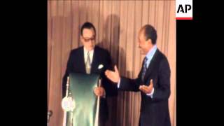 SYND 16 9 75 SADAT ATTENDS MEETING AT THE ARAB SOCIALIST UNION
