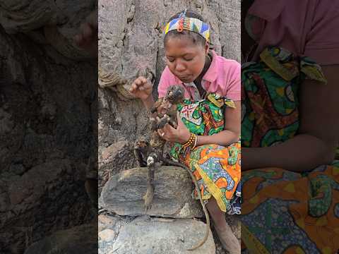 Tsipit And Tuyetuye Mother Preparing Baboon For Lunch Reels Trending Chaabaa Dudukwe Hadzabe