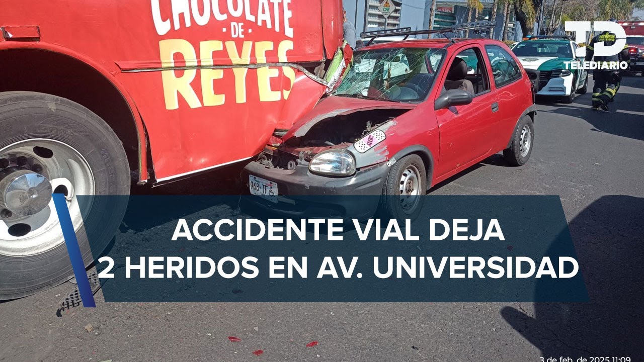 Choque entre auto y autobús en avenida Universidad de CdMx deja 2 lesionados