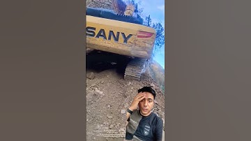 Excavator on the edge of a cliff #excavator #trendingnow #mustwatch #viralvideo #crawlerexcavator