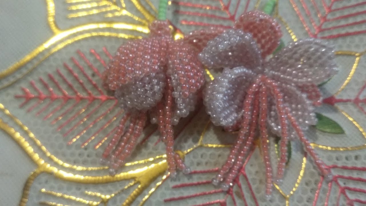 Фуксия из бисера.