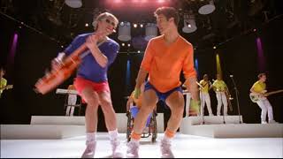 Glee - Wake Me Up Before You Go-Go (Full Performance + Scene) 4x17 Resimi