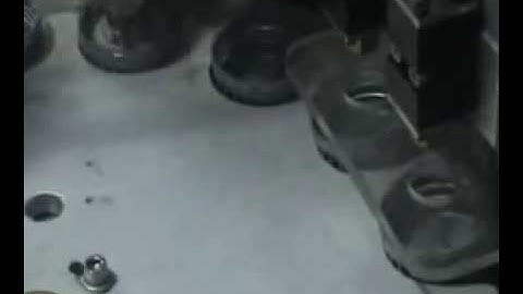 Cap lining machine, Two / Double head wad inserting machine , Wadding machine for caps