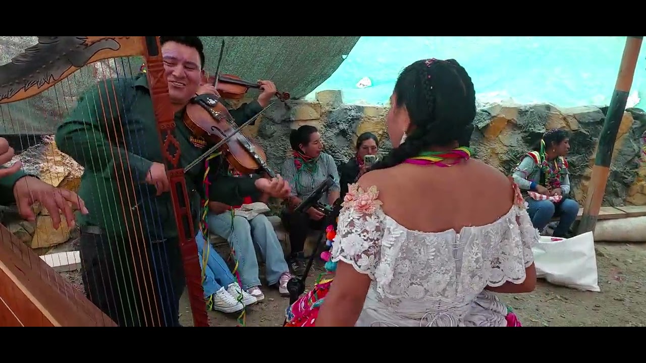 Irma Villalobos Los Jharaneros de Huancavelica 954784570 967113519 