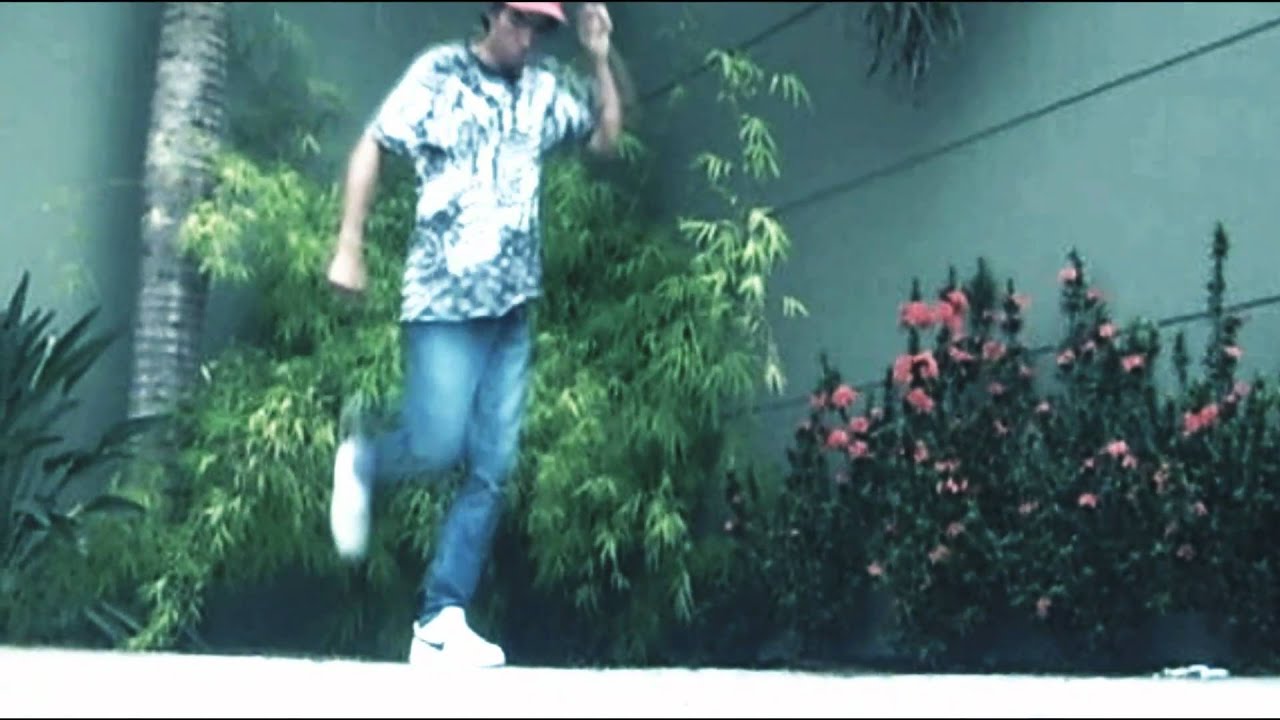 Daan Diias /. Living United - Returns 2011 .