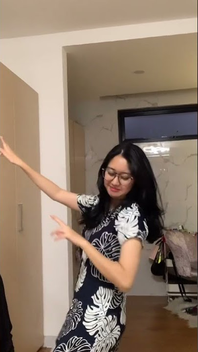 CEWEK CANTIK PINTAR GOYANG-JOGET MAKARENA#SHORTS