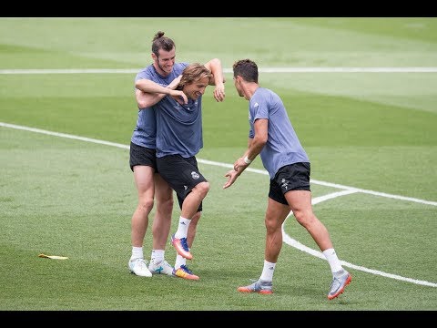Funny Moments in Training ●  Messi, Neymar, C.Ronaldo, D.Alves, Isco