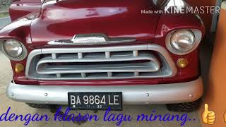 Mobil Antik Langka Chevrolet 1957 dengan klakson Antik Lagu Minang