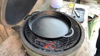  Big Green Egg Pre-Seasoned Cast Iron Skillet 14: Home & Kitchen