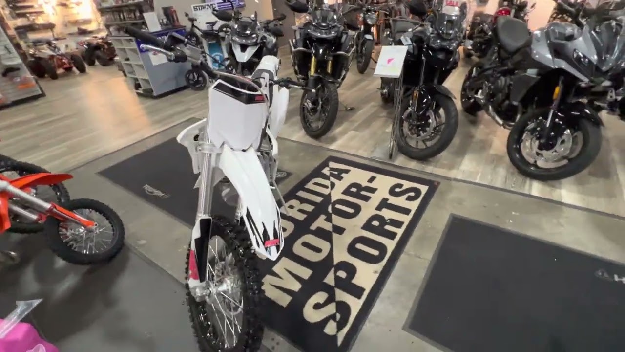 Lead the Adventure! 2022 SSR SR300 S ($7,399 + tax) ... Florida Motorsports ... 850.575.0305