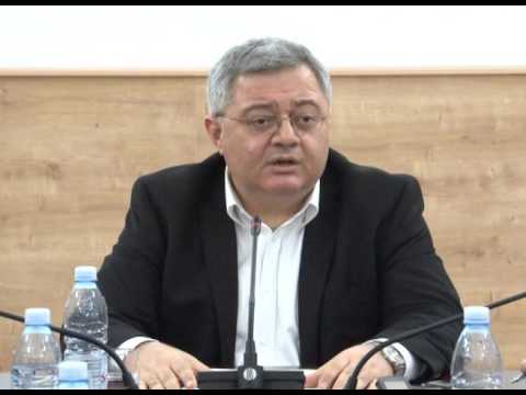 გაზეთი „ვერსია“, ნინო კომახიძე