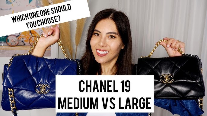 Chanel 19 (26cm) vs Chanel 19 Large (30cm)