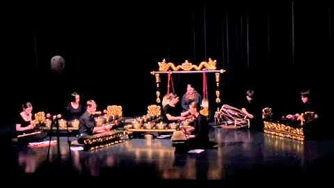 Acadia Gamelan Ensemble - Kalangenan (by Ade Suparman)