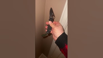 7 ways to open a Spyderco Para 3 in 12 seconds