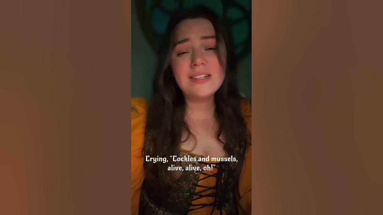 Molly Malone was the first irish folk song I ever learned ☘️ #mollymalone #irishfolkmusic #bard Molly Malone was the first irish folk song I ever learned ☘️ #mollymalone #irishfolkmusic #bard
