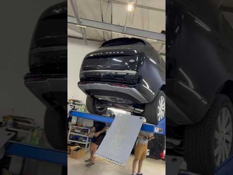 выезжающие электропороги ставить на Range Rover 2023 L460. другие модели на http://bgt-porogi.ru
