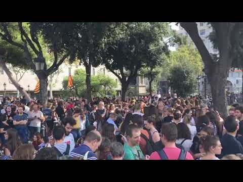 santi vila el nacional Plaça Catalunya, plena de manifestants a la 13h