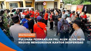 Madiun  Dozens Of Street Vendors From Madiun City Square Stormed The Trade And Industry Departme