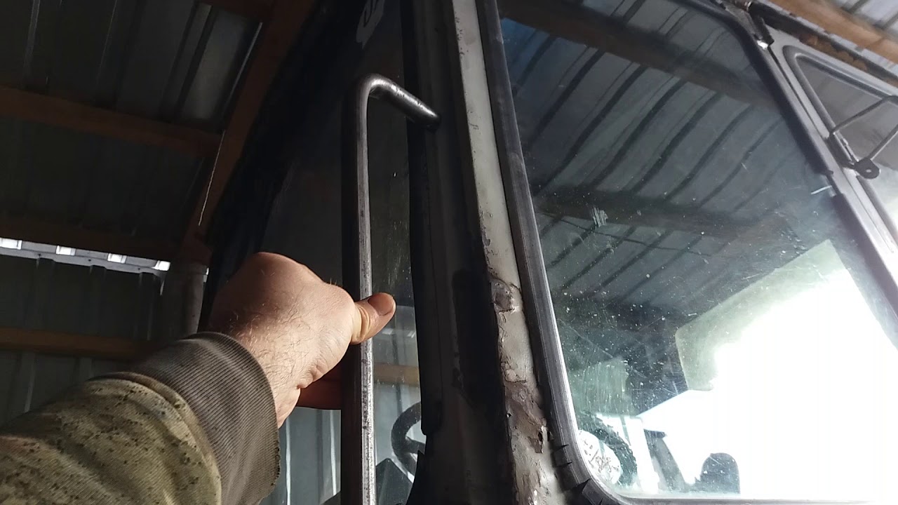 Установка новых дверей на трактор ЮМЗ