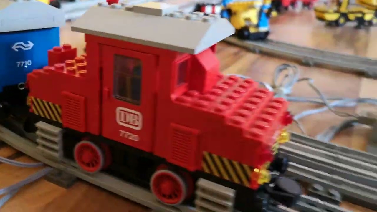Lego 7720 train 4,5V on 12V track.