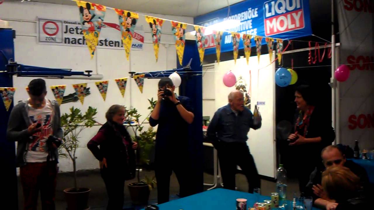 Zu Viele Gratulanten Zeitgleich Im Garten Siblers 50 Zu Viele Gratulanten Zeitgleich Im Garten Siblers 50