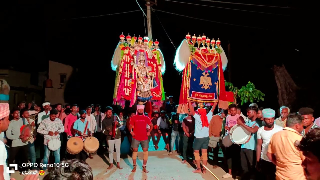 ಶ್ರೀ ಹಳೇವೂರಮ್ಮ ದೇವಿ ಪೂಜೆ ಕುಣಿತ