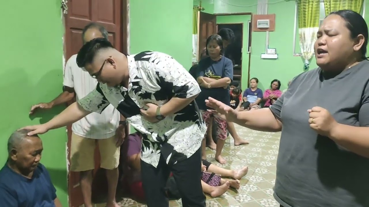 Sambayang bilik&dah bagi org kampung makan bersama2